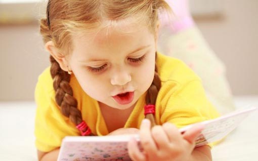 تنمية حب القراءة والكتابة لدى الأطفال