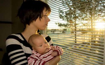 اكتئاب الأمهات.. ما علاقته بنمو الأطفال؟