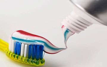الطريقة الصحيحة لإستخدام معجون الأسنان