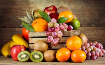 أهمية الفواكه الطازجة للجسم