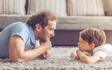 ثمانية أمور ينبغي للأب تعليمها لابنه