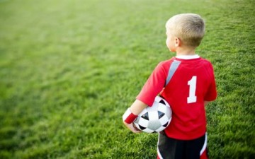 كرة القدم.. محبّذة للأطفال