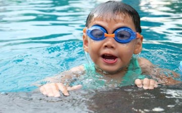 الصيف وسباحة الأطفال بأمان
