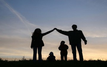 دور الأسرة في تشكيل الأبناء