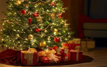 روايات واحتفالات حول شجرة الميلاد
