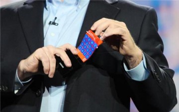 سامسونج تكشف عن شاشة مرنة قابلة للطي تدعى Youm بتقنية OLED