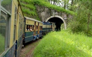 بالصور.. أجمل رحلات بالقطار في الهند